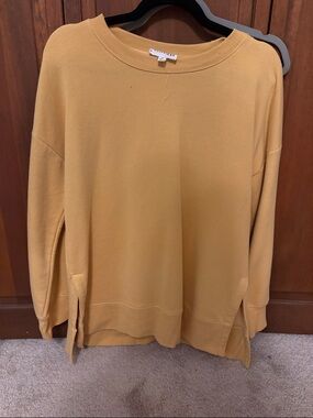 Olive & Oak Golden yellow Boxy Crewneck Sweatshirt, size M, never worn